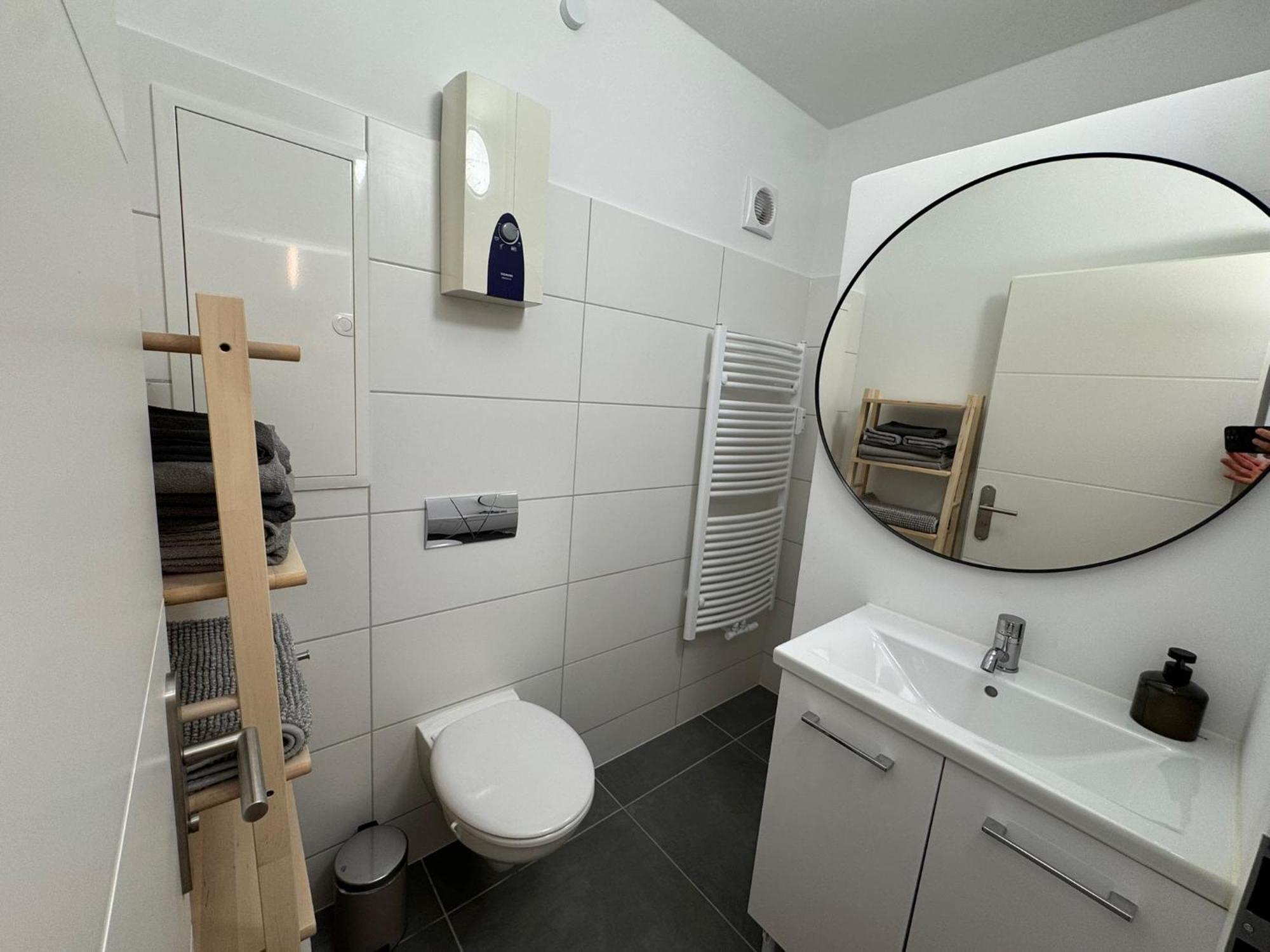 Fc-Apartmenthaus Falkensee Mit Grossem Garten Und Pkw Stellflaechen Εξωτερικό φωτογραφία
