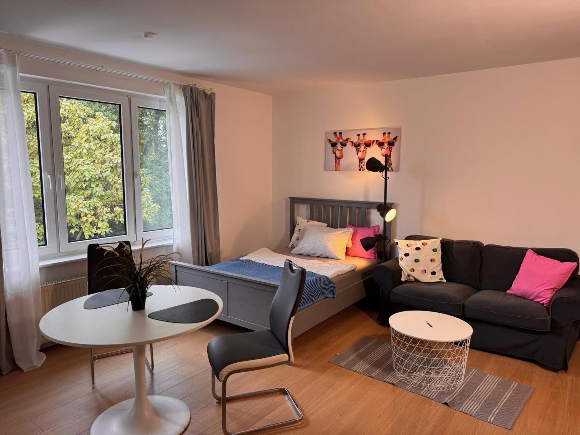 Fc-Apartmenthaus Falkensee Mit Grossem Garten Und Pkw Stellflaechen Εξωτερικό φωτογραφία
