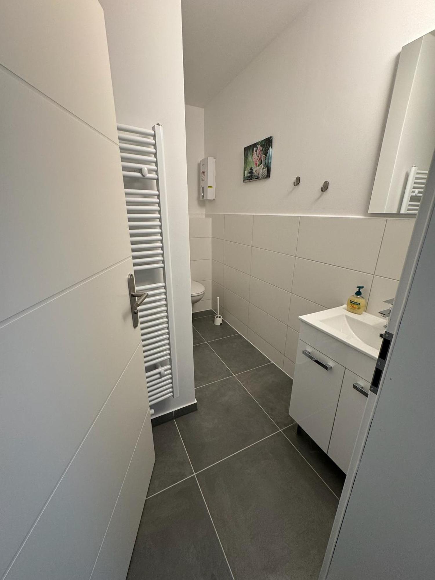 Fc-Apartmenthaus Falkensee Mit Grossem Garten Und Pkw Stellflaechen Εξωτερικό φωτογραφία