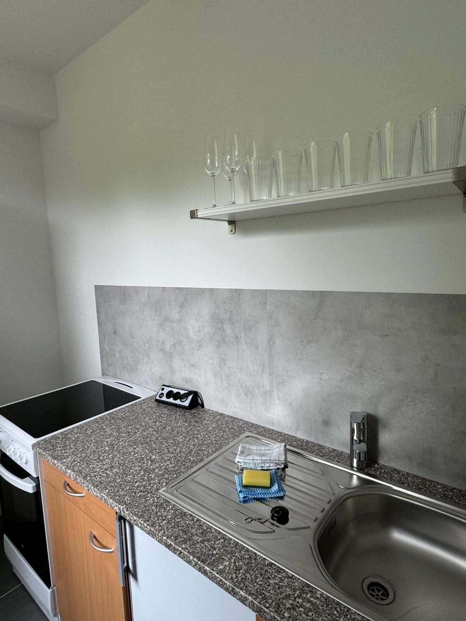 Fc-Apartmenthaus Falkensee Mit Grossem Garten Und Pkw Stellflaechen Εξωτερικό φωτογραφία