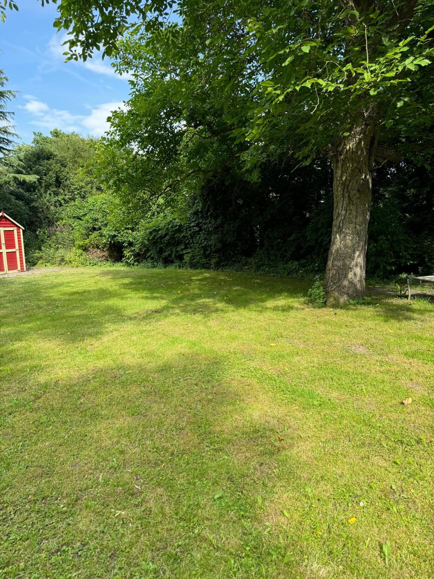 Fc-Apartmenthaus Falkensee Mit Grossem Garten Und Pkw Stellflaechen Εξωτερικό φωτογραφία